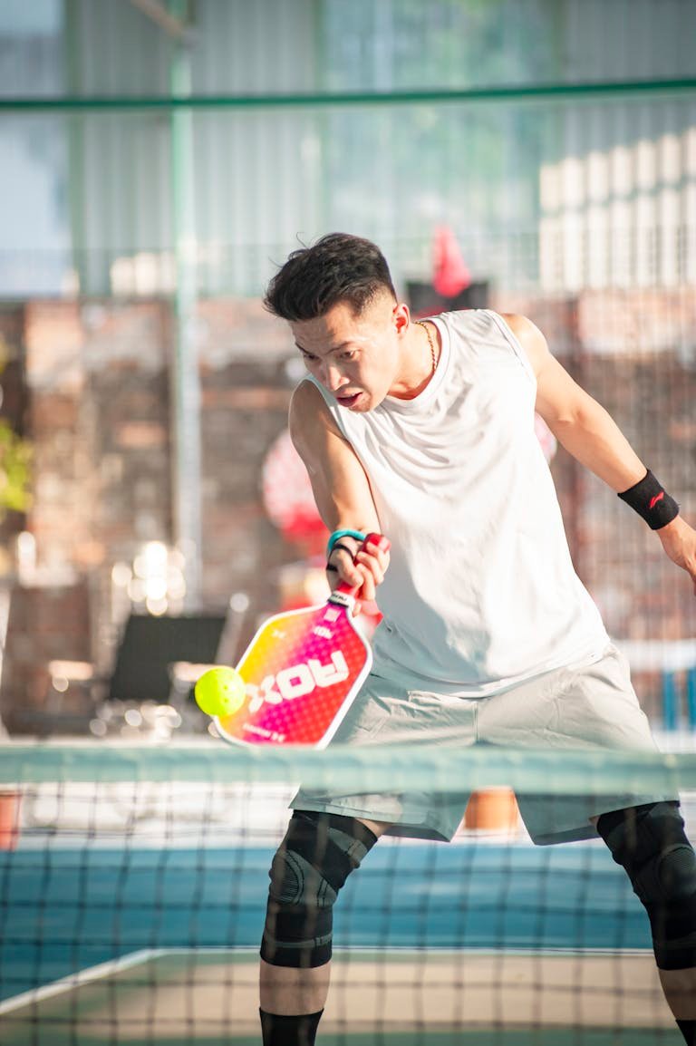 Minimizing Pickleball Injuries with the Right Braces